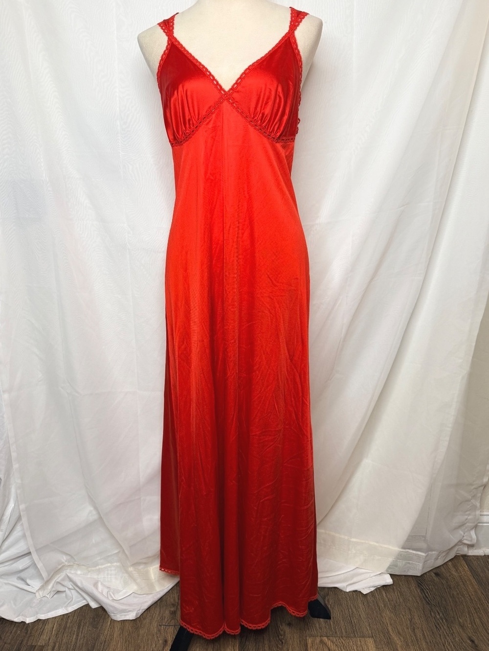 70’s Vintage Vanity Fair Red Babydoll Nylon Lace Nightgown